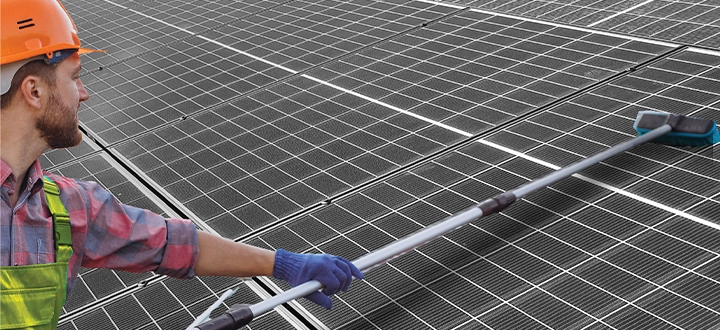 solar panels cleaning